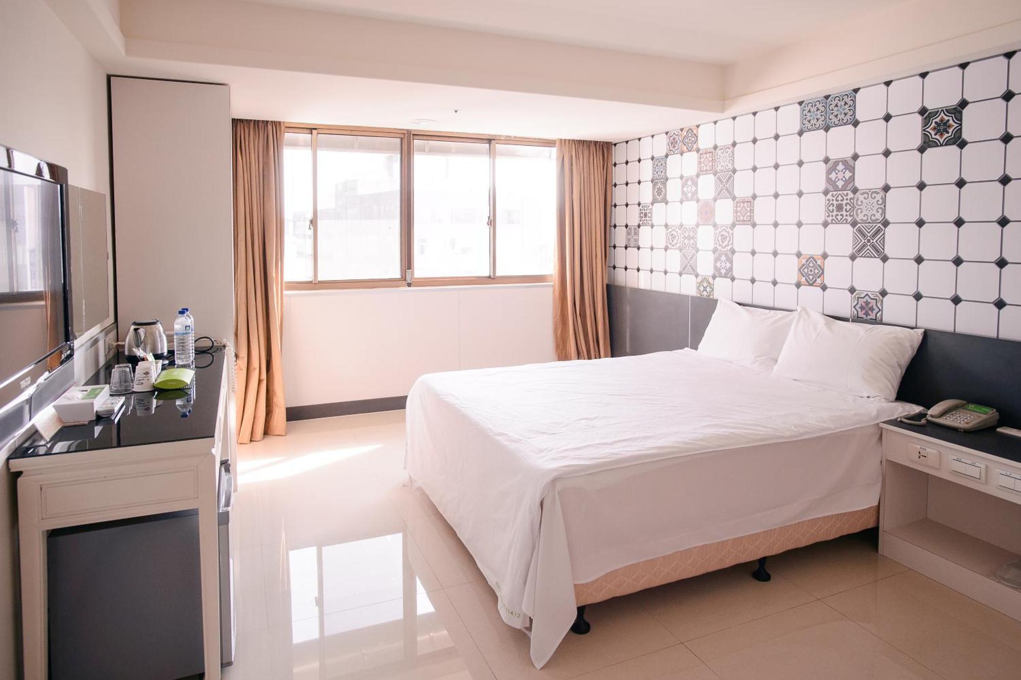 Hotel Kiwi-Taichung Station Branch 1 Esterno foto