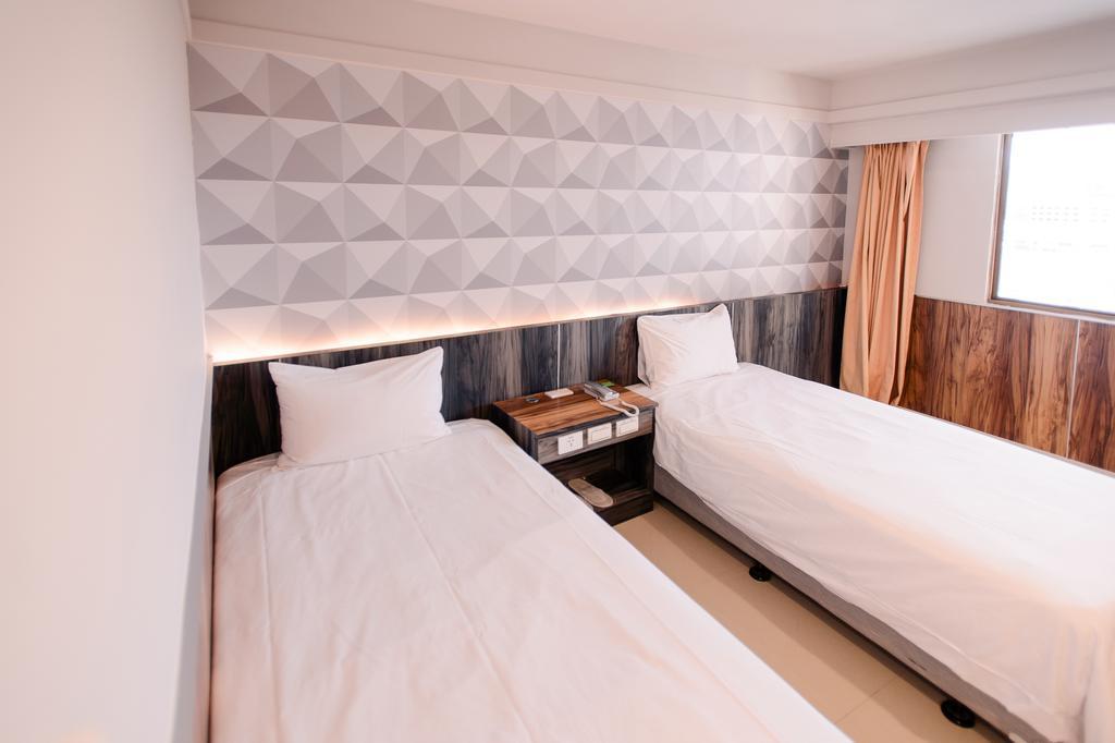Hotel Kiwi-Taichung Station Branch 1 Esterno foto