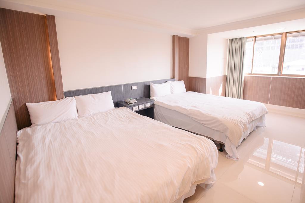 Hotel Kiwi-Taichung Station Branch 1 Esterno foto